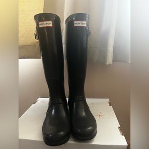 Original tall gloss rain boots.